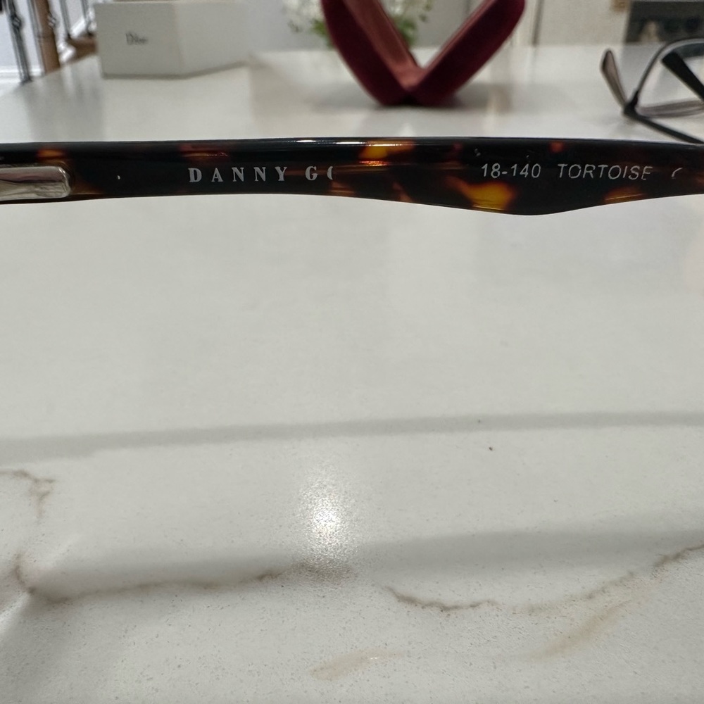 Used eyeglasses - Picture 4 of 4